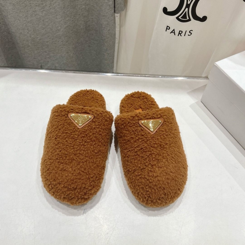 Pra*a slippers